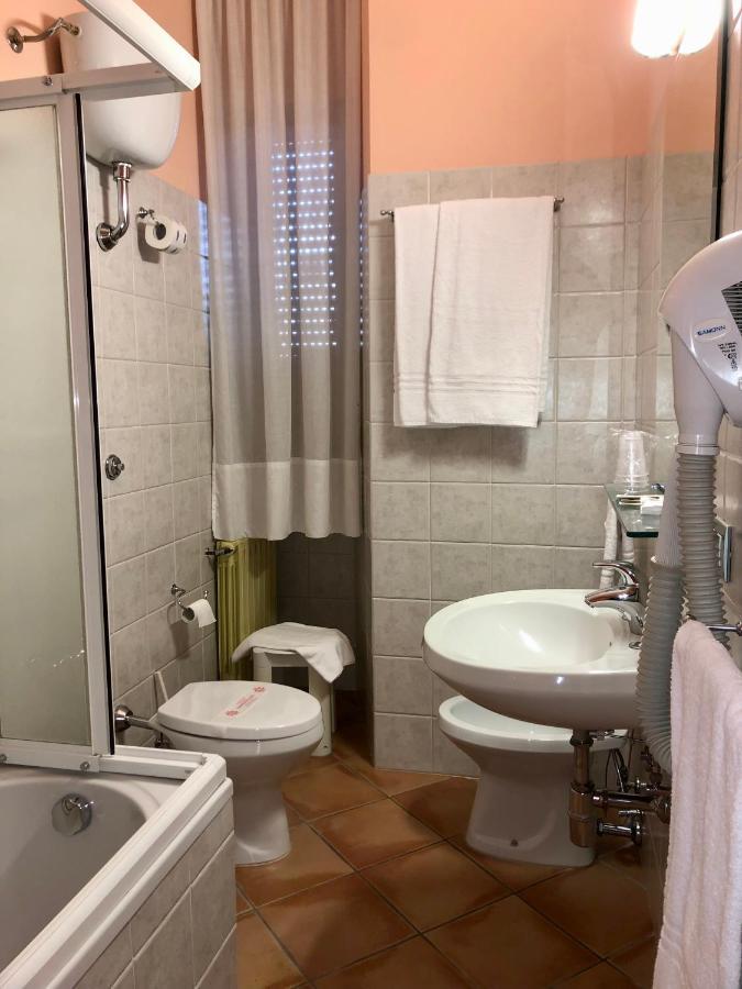 Hotel Di Rocco Loreto Aprutino Bagian luar foto