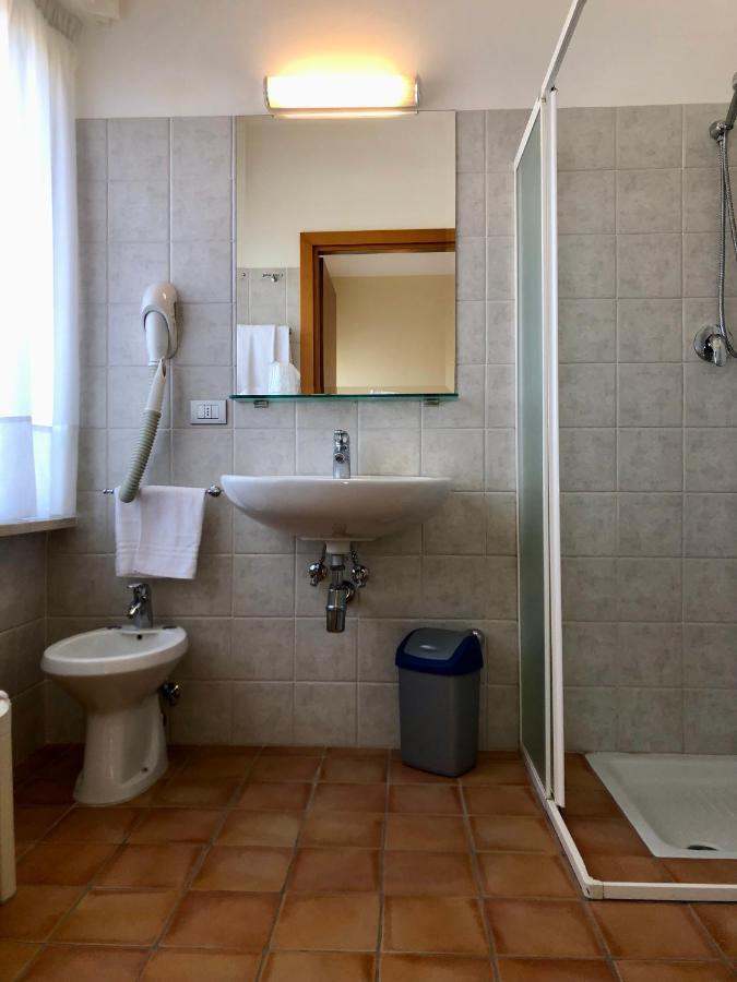 Hotel Di Rocco Loreto Aprutino Bagian luar foto