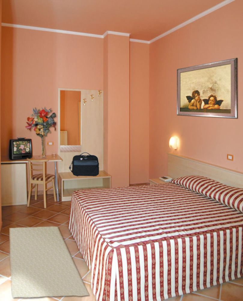 Hotel Di Rocco Loreto Aprutino Bagian luar foto