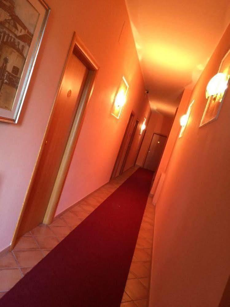Hotel Di Rocco Loreto Aprutino Bagian luar foto